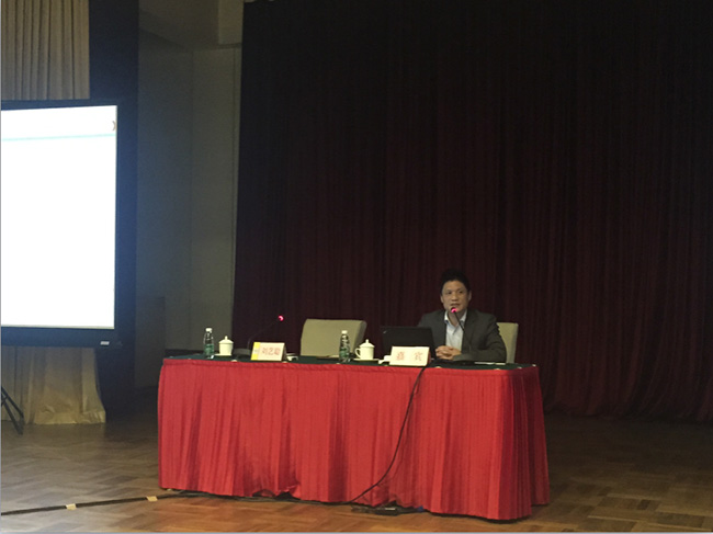 北京NG体育互联信息顾问有限公司董事长、首席研究员杨冰之在会议中做了《互联网+下政府网站集约化建设思路》主题培训