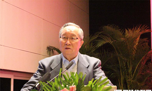 在"第六届（2014）中国智慧城市发展年会"上，中国互联网协会副理事长、国家信息化专家咨询委员会委员高新民发表主题演讲